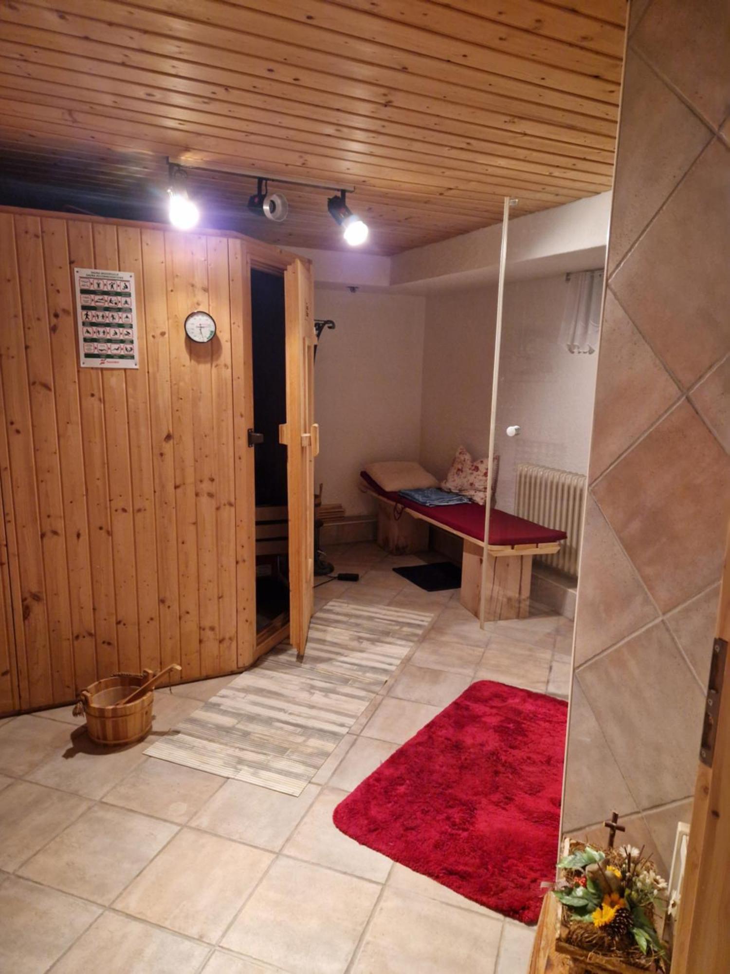 Grosses Gemuetliches Zimmer Mit Eigener Dusche Und Sauna Auf Wunsch Rheinstetten Exterior photo